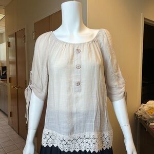 Cream Relaxed Buttoned Blouse with 3/4 Sleeves